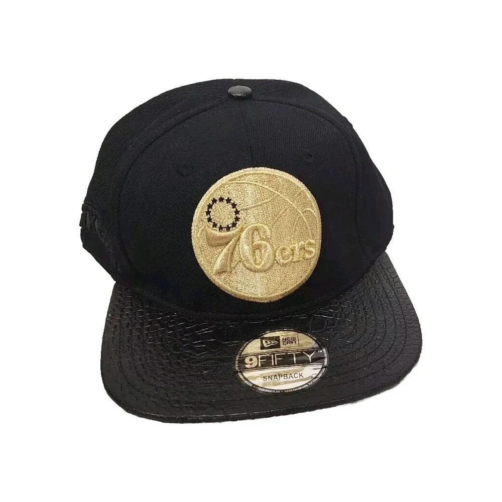 Mitchell &‎ Ness Philadelphia 76ers Fool's Black Leather Patch Brim Snapback Hat